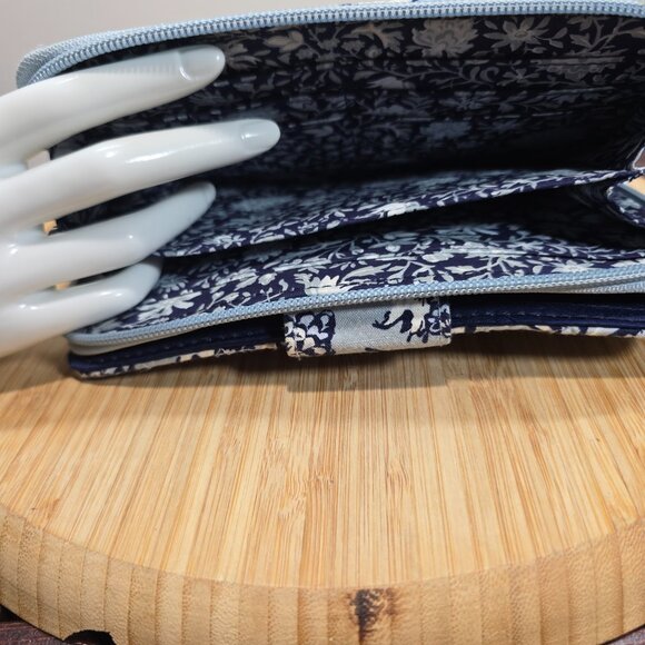 Vera Bradley Perennials Clutch Wallet Twist Lock & Zipper Closures - Picture 3 of 6